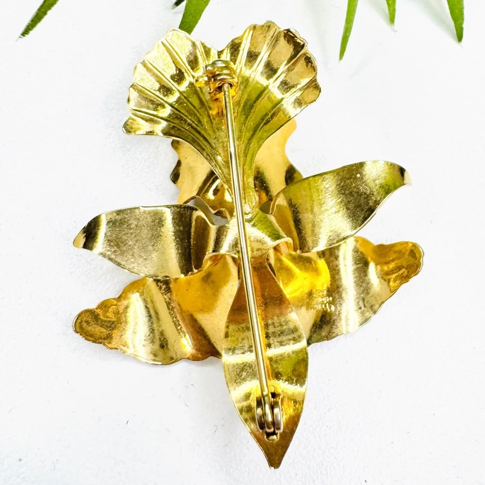 Vintage 1982 Cerrito Original White Yellow Enamel Orchid Flower Gold Tone Brooch